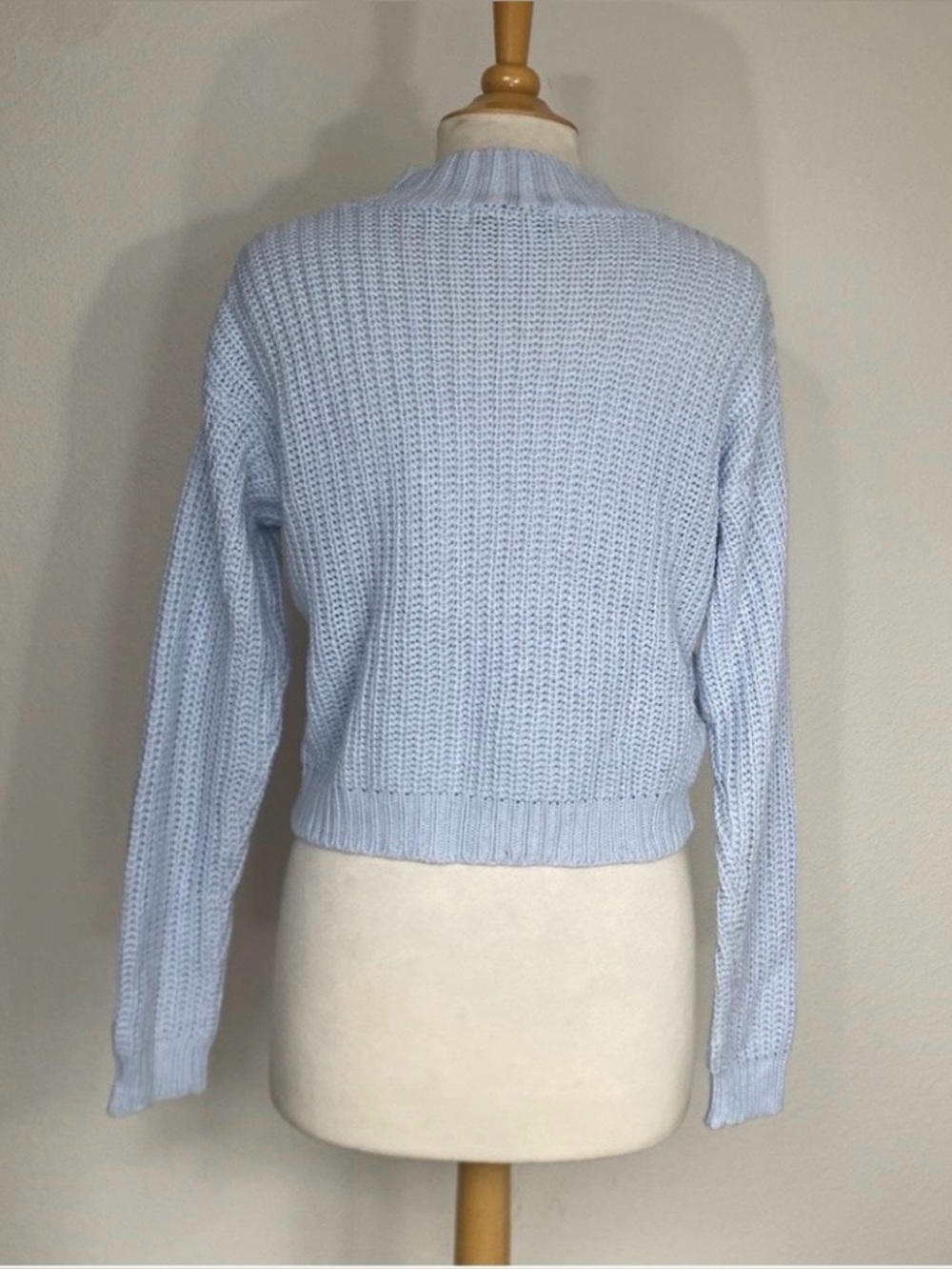 Love Change Italy Women's Baby Blue Chunky Knit Crop Sweater Size Large Casual - Picture 3 of 16